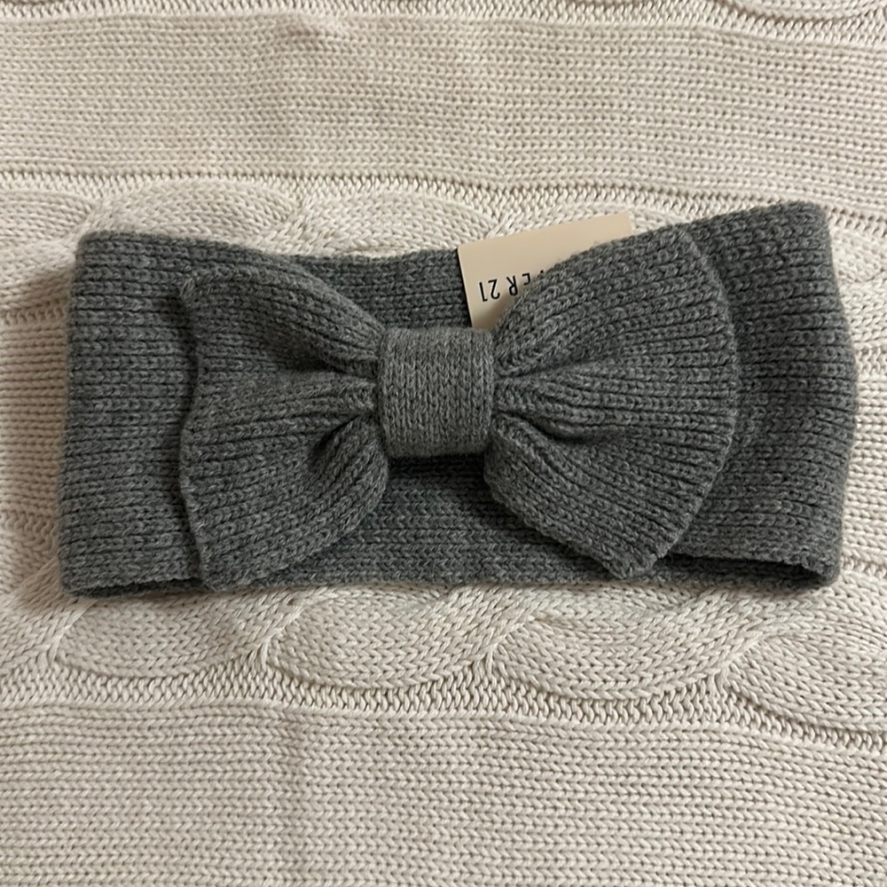 NWT Forever 21 Grey Knit Bow Winter Headband / Ear Warmer